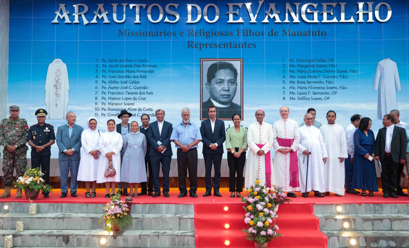 Governu harii estatua Santo António no Dom Martinho Lopes iha Manatuto -  Yokalau Media - Voz de Perdido